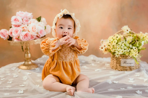 南平宝宝吐奶后打嗝怎么办